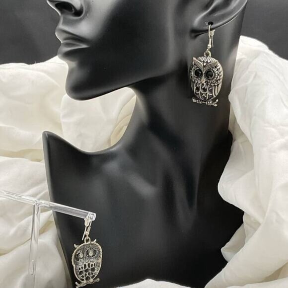 Silver Toned Owl Black Cabochon Eyes Earrings - Picture 2 of 6